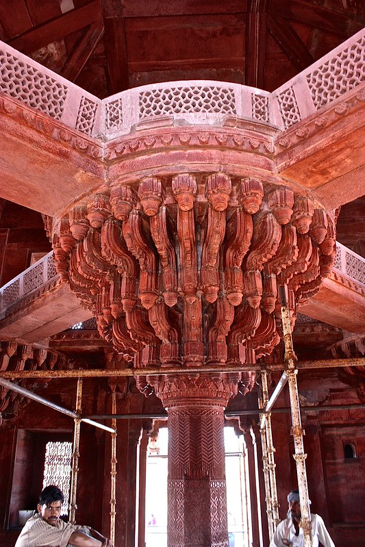 The central pillar of Diwan-i-khas