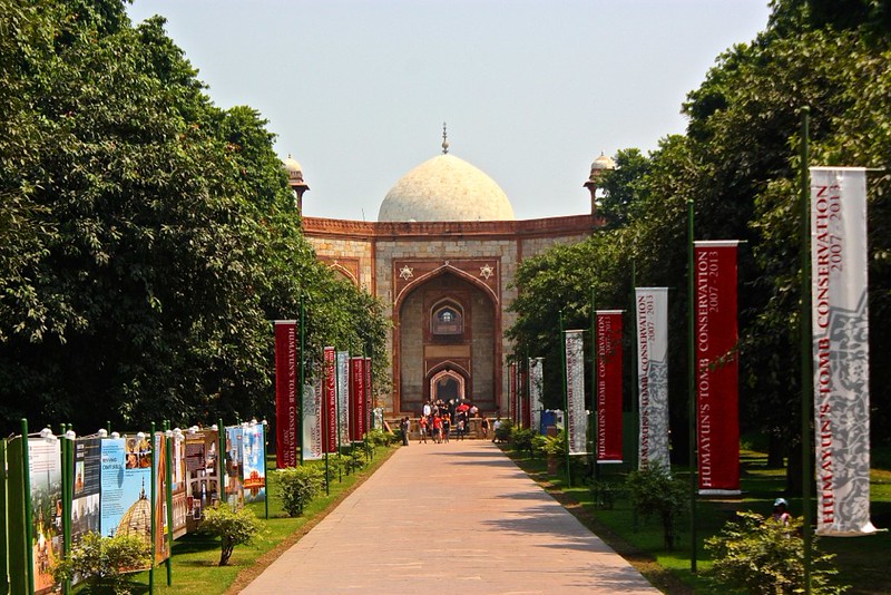 entry to Humayun's Tomb