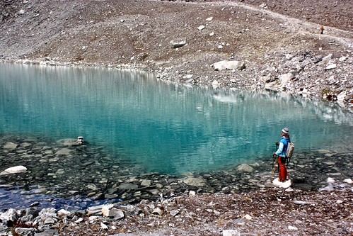 Lina and a glacial lake near Kongma La pass