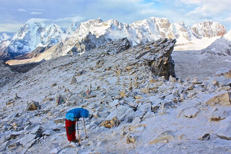Lina is making her way up Kala Patthar... as fast as she can