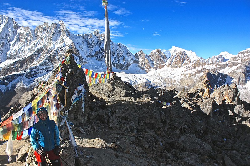 Lina at the top of Gokyo Ri (5360m) Lina at the top of Gokyo Ri (5360m)