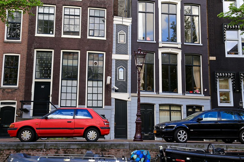 The smallest house in Amsterdam. 1 meter wide! If you used to live on the canal, you were taxed based on how wide your house was, which is why so many of these houses are so skinny. But 1 meter? Wow! The smallest house in Amsterdam. 1 meter wide! If you used to live on the canal, you were taxed based on how wide your house was, which is why so many of these houses are so skinny. But 1 meter? Wow!