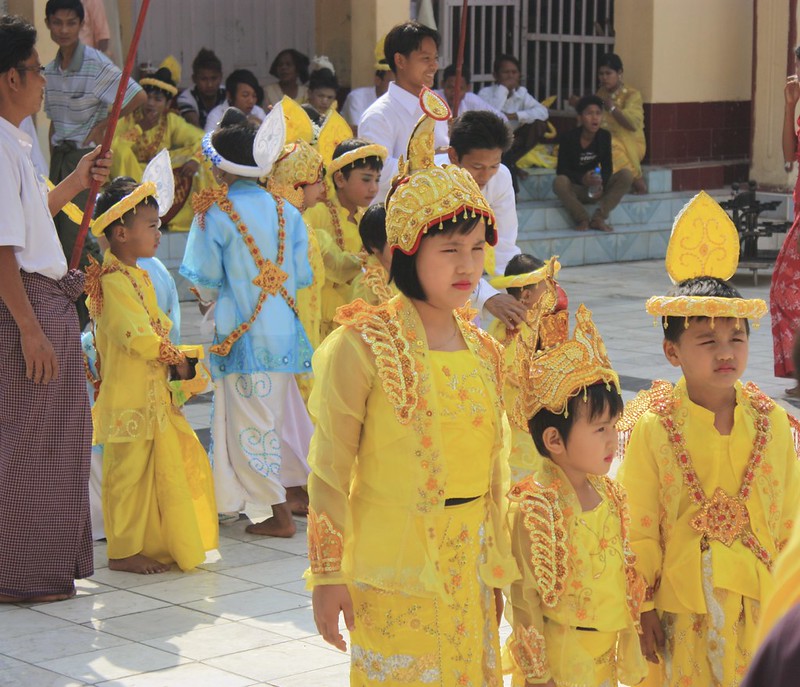 Traditional garb does not mean comfort. Especially in the 100 degree heat of Mandalay Traditional garb does not mean comfort. Especially in the 100 degree heat of Mandalay