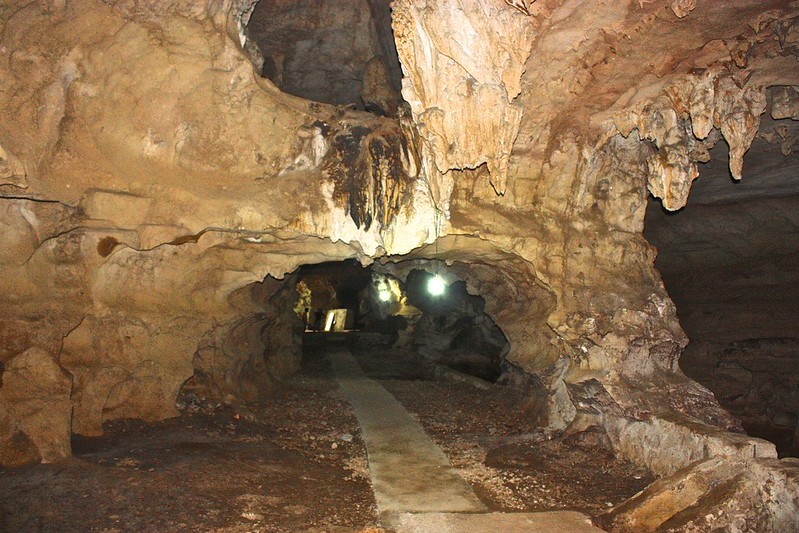 this is the last cave we saw, but it was a big one… housing 10,000 people, mostly soldiers this is the last cave we saw, but it was a big one… housing 10,000 people, mostly soldiers