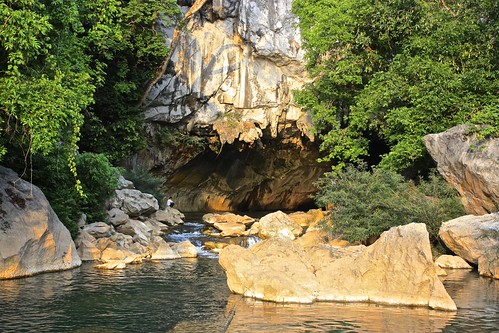 mouth of the cave… during rainy season the boats start out here