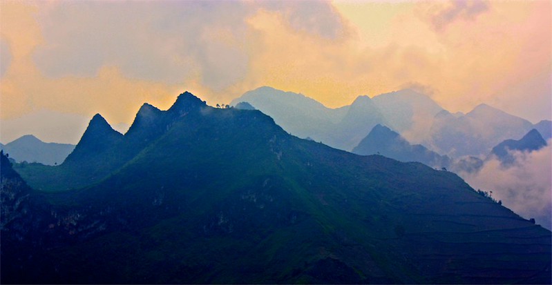 the sun burns down the morning fog the sun burns down the morning fog